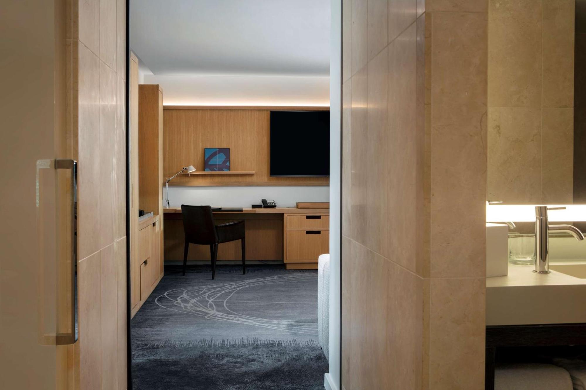 Conrad New York Downtown Hotel Exterior photo